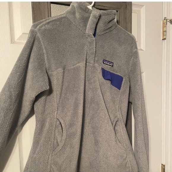 Womens PATAGONIA Grey Soft Quarter Button W/Blue Pocket & Waist Pockets Sz L - Picture 1 of 4
